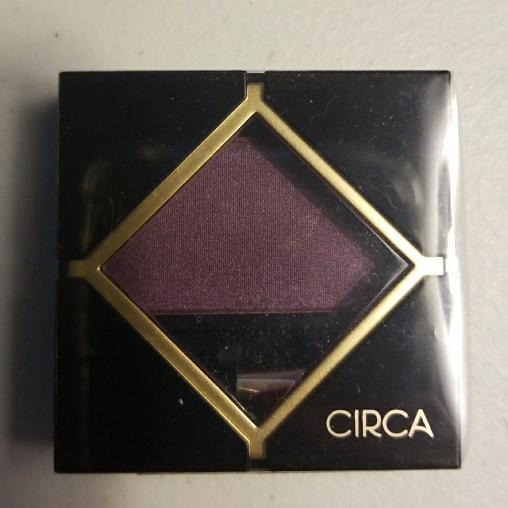 NWT Circa eye shadow single
